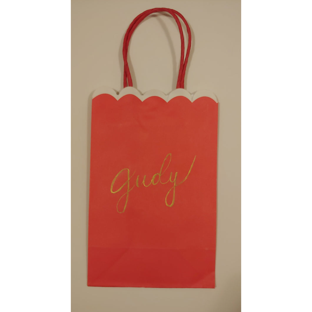 Would you like a personalized kraft bag for Valentine's Day gift for a loved one? Each gift bag can be personalized with a name written in calligraphy with choice of font colour.   Small kraft bag dimensions 5.25 x 8.5 inches (13.3cm x21.5cm)